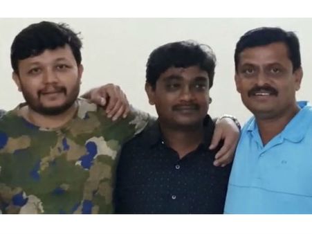 இலங்கை குண்டுவெடிப்பில் 2 நண்பர்களை பறிகொடுத்த பிரபல நடிகர்