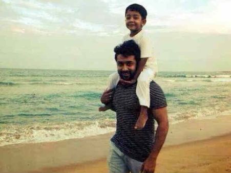 தேசிய அளவில் கராத்தே போட்டியில் வெற்றி பெற்ற சூர்யாவின் சிங்கக்குட்டி