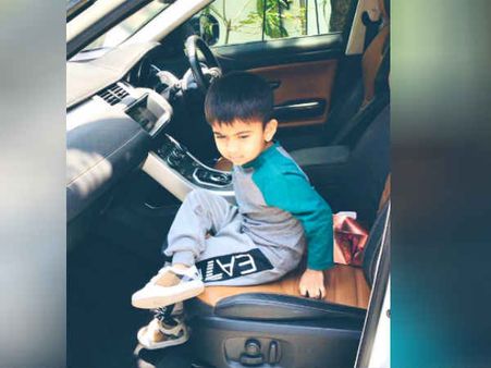 அதே ரத்தம் அப்டித்தான் இருக்கும்.. சத்தமில்லாமல் லிட்டில் சூப்பர்ஸ்டார் பட்டம் வாங்கிய ரஜினி பேரன்