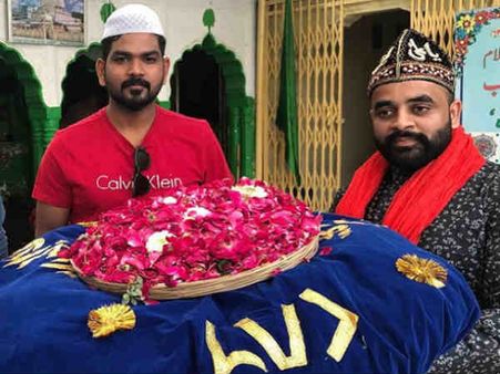 அஜ்மீர் தர்காவுக்கு சென்ற விக்னேஷ் சிவன்: எதற்காக சென்றார்?