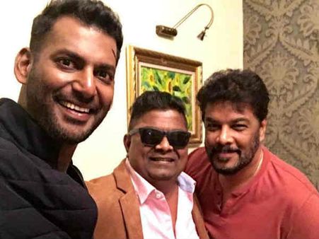 நாடு விட்டு நாடு சென்று விஷாலை சந்தித்த மிஷ்கின்: எல்லாம் குட் நியூஸ் தான்