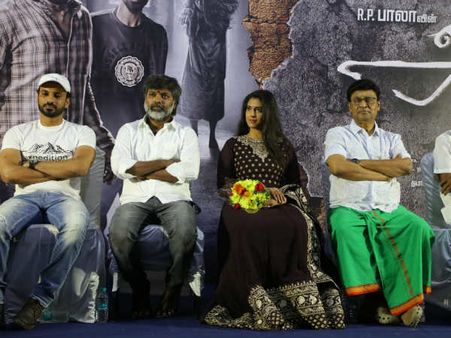 'கஸ்தூரி ஏதோ ஒரு முடிவுடன் தான் இருக்கிறார் '... பாக்யராஜ் செம கலாய்!