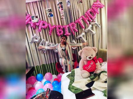 சித்தார்த்தை போல் காதலிக்கு பரிசளித்த சஞ்சீவ்