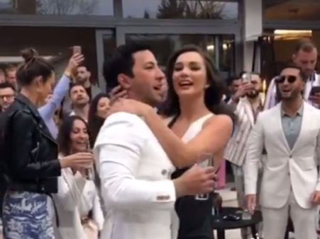 கர்ப்பிணி ஏமிக்கு காதலருடன் நிச்சயதார்த்தம்: போட்டோ, வீடியோ இதோ