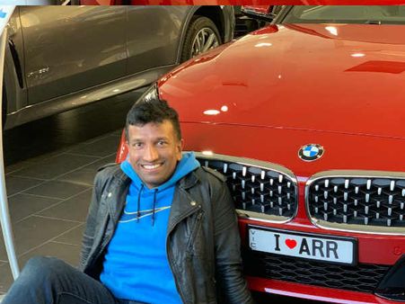 பி.எம்.டபுள்யூ. கார் நம்பர் பிளேட்டில் ரஹ்மான் பெயர்: ரசிகரை திக்குமுக்காட வைத்த இசைப்புயல்