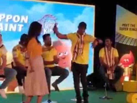 விஜய் பாட்டுக்கு டான்ஸ் ஆடிய பிராவோ: வீடியோ இதோ