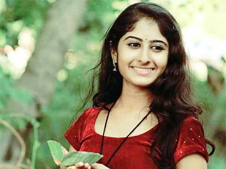 ஐந்தடி அழகே.. அக்டோபர் எழிலே.. கண்டு கொண்டேன் கண்டு கொண்டேன்!