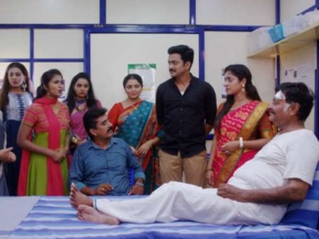 ஸ்ட்ரிக்ட் ஆஃபீசர்... போலீஸ் இன்ஸ்பெக்டர்.. நடுவில் மலர்...ஆஹா பிரமாதம்!