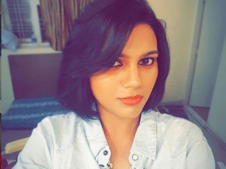 படுக்கைக்கு அழைத்த இயக்குநர்... ‘செருப்பால் அடிப்பேன்’ எனத் திட்டிய பிரபல பாடகி!