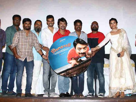 ப்ரியா பவானிசங்கரின் அழகைப் பாராட்டித் தள்ளிய எஸ்.ஜே.சூர்யா!