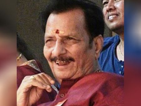 பிரபல பழம்பெரும் நடிகர் உடல்நலக் குறைவால் மரணம்... திரையுலகினர் இரங்கல்