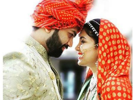 நான் முஸ்லீமை மணந்தால் உங்களுக்கென்ன, மிளகாயை அங்கே சொருகிக்கோங்க: நடிகை விளாசல்