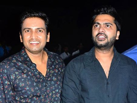 காட்ஃபாதர் சிம்புவுக்காக கொள்கையை தளர்த்திய சந்தானம்: அப்படியே...