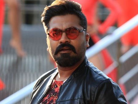 14 ஆண்டுகள் கழித்து மீண்டும் படம் இயக்கும் சிம்பு: அதில் யார் நடிக்கிறார் தெரியுமா?