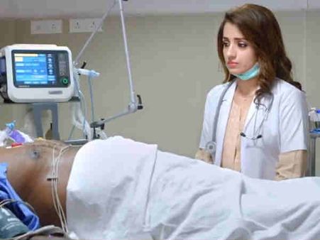 ‘தலைவர் ஹாஸ்பிட்டல்ல இருக்காரு... சிசிடிவி கேமராவை ஆஃப் பண்ணுங்க’.. திரிஷாவும் சர்ச்சைக்கு ரெடி!