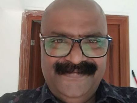 பாஜக வேட்பாளர் தோற்றதால் சோகம்.. தலையை மொட்டை அடித்துக் கொண்ட பிரபல இயக்குநர்!