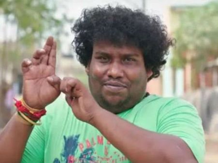 சம்பள விஷயத்தில் சந்தானம் ரூட்டை பிடித்த யோகிபாபு: பார்த்து அப்படியே...