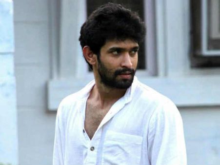 நடிகர் விக்ராந்தை பார்க்க திருமண வீட்டில் இருந்து ஓட்டம் பிடித்த மணப்பெண்