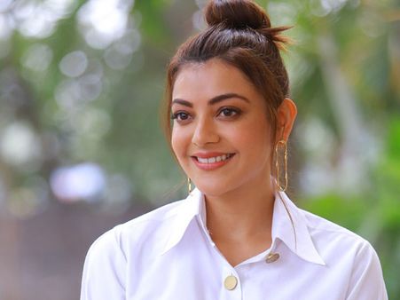 'ஒரு' உத்தரவிட்ட காதலர், காதலே வேண்டாம்னு கிளம்பிய காஜல் அகர்வால்