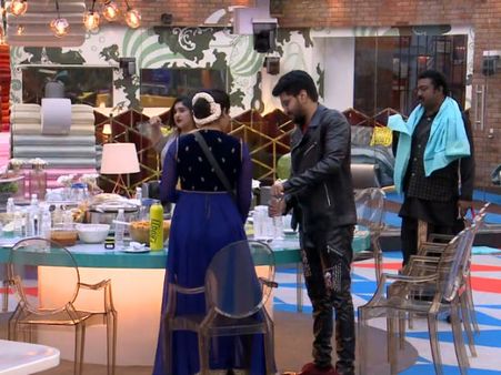 ஒரு உண்மை தெரிஞ்சாகணும் பிக் பாஸ்: அதெப்படி 'அது' ஒரே நாளில் வரும்?