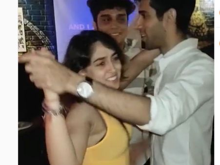 அப்பா பெயரை கெடுக்கன்னே வந்திருக்கு: சூப்பர் ஸ்டார் மகளை விளாசும் நெட்டிசன்கள்