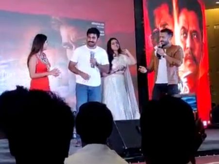 பிரபல நடிகரின் கூச்சத்தை மேடையிலேயே போக்கிய ஹீரோயின்.. டிரெண்டிங்காகும் வீடியோ!