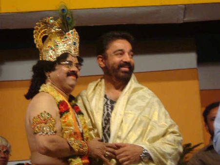 ஒரே நாளில் இரண்டு அடி: சோகமே உருவாக இருக்கும் கமல் ஹாஸன்