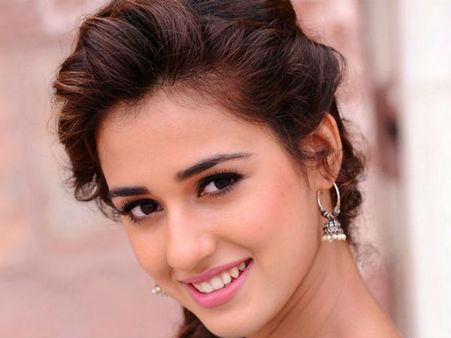 வாரிசு நடிகரை பிரிந்த பிரபல நடிகை: காரணம் அரசியல் வாரிசு?