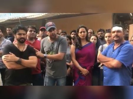 ஷூட்டிங் ஸ்பாட்டில் நடிகை, இயக்குநரை தாக்கிய ரவுடிகள்: அதிர்ச்சி வீடியோ