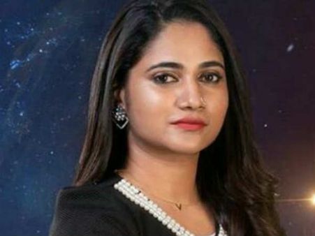 போறப்போக்க பார்த்தா லாஸ்லியாவுக்கு தமிழ்நாட்டுல கோயில் கட்டாம விடமாட்டாங்க போல! #LosliyaArmy