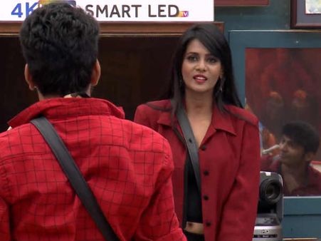 “தற்கொலை செய்து கொள்ளும் நிலைக்கு தள்ளப்பட்டுள்ளோம்”.. 'பிக் பாஸ்’ மீராவின் தாய் போலீசில் புகார்