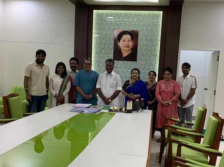 நாளை நடிகர் சங்கத் தேர்தல்.. துணை முதல்வர் ஓபிஎஸுடன் பாண்டவர் அணியினர் திடீர் சந்திப்பு.. பரபரப்பு!