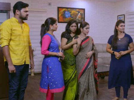 Nila Serial:அட நீலாம்பரி வீட்டில் நிலாவின் ஆட்சி!