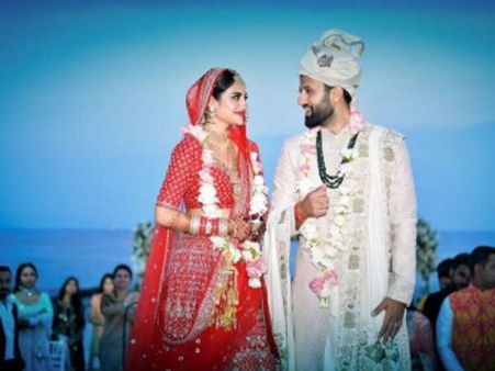 நடிகையும் திரிணாமுல் காங். எம்பியுமான நுஸ்ரத் ஜஹான் துணிக்கடை அதிபருடன் திருமணம்: வைரலாகும் பிக்ஸ்!