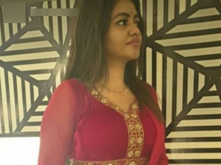 பிக் பாஸ் வீட்டில் விஜய் பட இயக்குநர் மீது பாலியல் புகார் தெரிவித்த நடிகை?