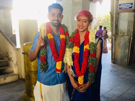 பாட்டியின் சேலை அணிந்து, தாலி கட்டாமல் காதலரை மணந்த பிக் பாஸ் வைஷ்ணவி