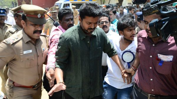 Nadigarsangamelection: தள்ளு முள்ளு தான், நல்ல வேளை விஜய்க்கு 'அப்படி' எதுவும் நடக்கவில்லை