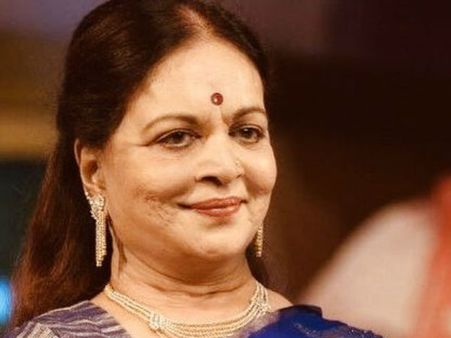 கின்னஸ் சாதனை இயக்குநர், மகேஷ் பாபுவின் சித்தி விஜய நிர்மலா மாரடைப்பால் மரணம்