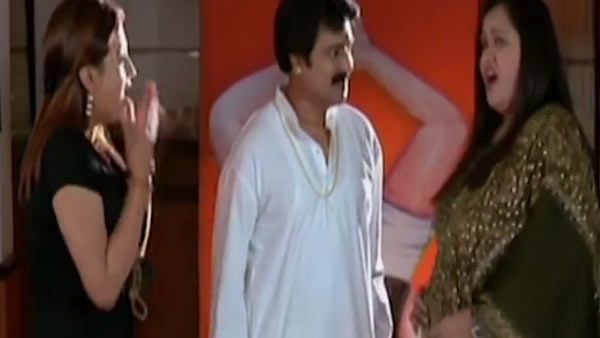 யோகா கத்துக்க டிரஸ்ஸ கழற்றனும்.. அய்யோ மாஸ்டர்.. பெண்மணிக்கு ஷாக் கொடுத்த விவேக்கா இது?