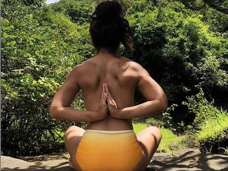 நிர்வாணம் சாதாரணம்.. 