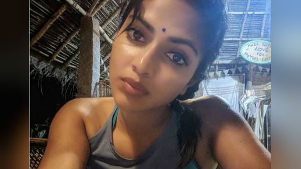 காதலருடன் பாண்டிச்சேரியில் அமலா பால்... 