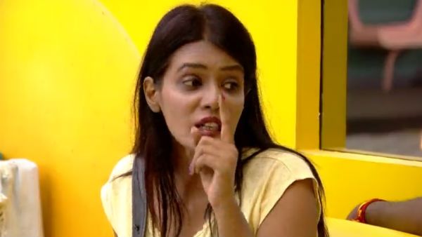 பச்ச பச்சையா கேட்பேன்.. அசிங்க அசிங்கமா பேசுவேன்.. என்னை பத்தி உங்களுக்கு தெரியல.. மிரட்டிய மீரா!