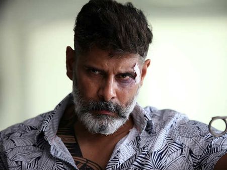 மரண மாஸ், செம, விக்ரம் வேற லெவல்: கடாரம் கொண்டான் ட்விட்டர் விமர்சனம்