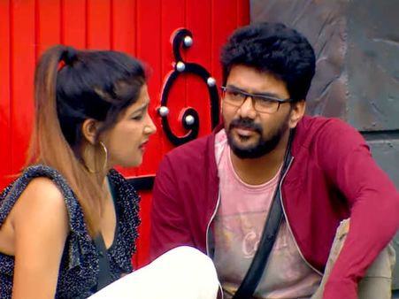 என்னை விட உனக்கு லாஸ்லியா முக்கியமாப் போயிட்டாளா?: கவினுடன் சாக்ஷி மோதல்