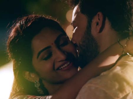 Lakshmi stores serial: இச்சு தா இச்சு தா.. பந்துல இச்சு தா.. ரைட்டா... ரைட்டு!