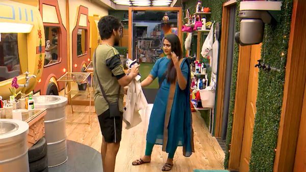 வந்துச்சா.. வந்துச்சா.. கவின் மீது லாஸ்லியாவுக்கு காதல் வந்துச்சா?!