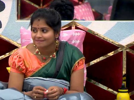 புதுப்பெண்ணா வந்த மதுமிதாவை இப்படி பைத்தியமாக்கிட்டாங்களே: புருஷன் கேட்டால் என்ன சொல்ல