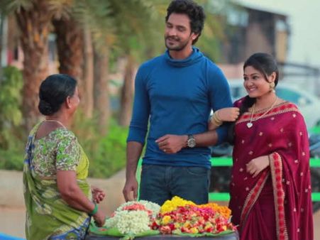 Roja Serial: மல்லிப் பூவை காக்கா தூக்கிட்டு போயிருச்சு சார்!