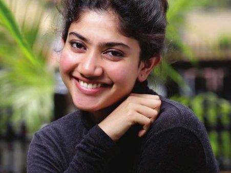 லிப் டூ லிப் முத்தமா?: விஜய் படத்தில் நடிக்க மறுத்த சாய் பல்லவி