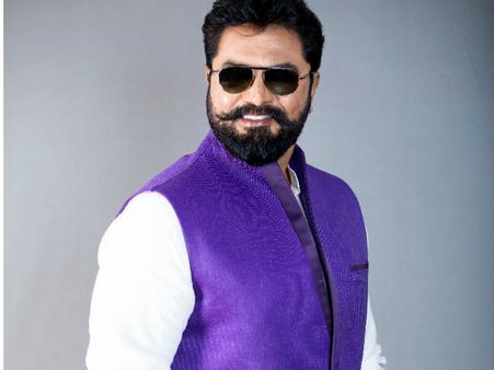 12 வருஷ போராட்டம், பெருமையா இருக்கு அப்பா: சரத்குமாருக்கு வரு, ரயன் வாழ்த்து